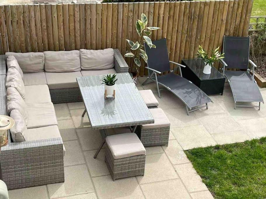 Modern 4 Bedroom House In Weymouth Sunny Corner Exterior photo