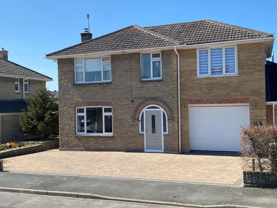Modern 4 Bedroom House In Weymouth Sunny Corner Exterior photo